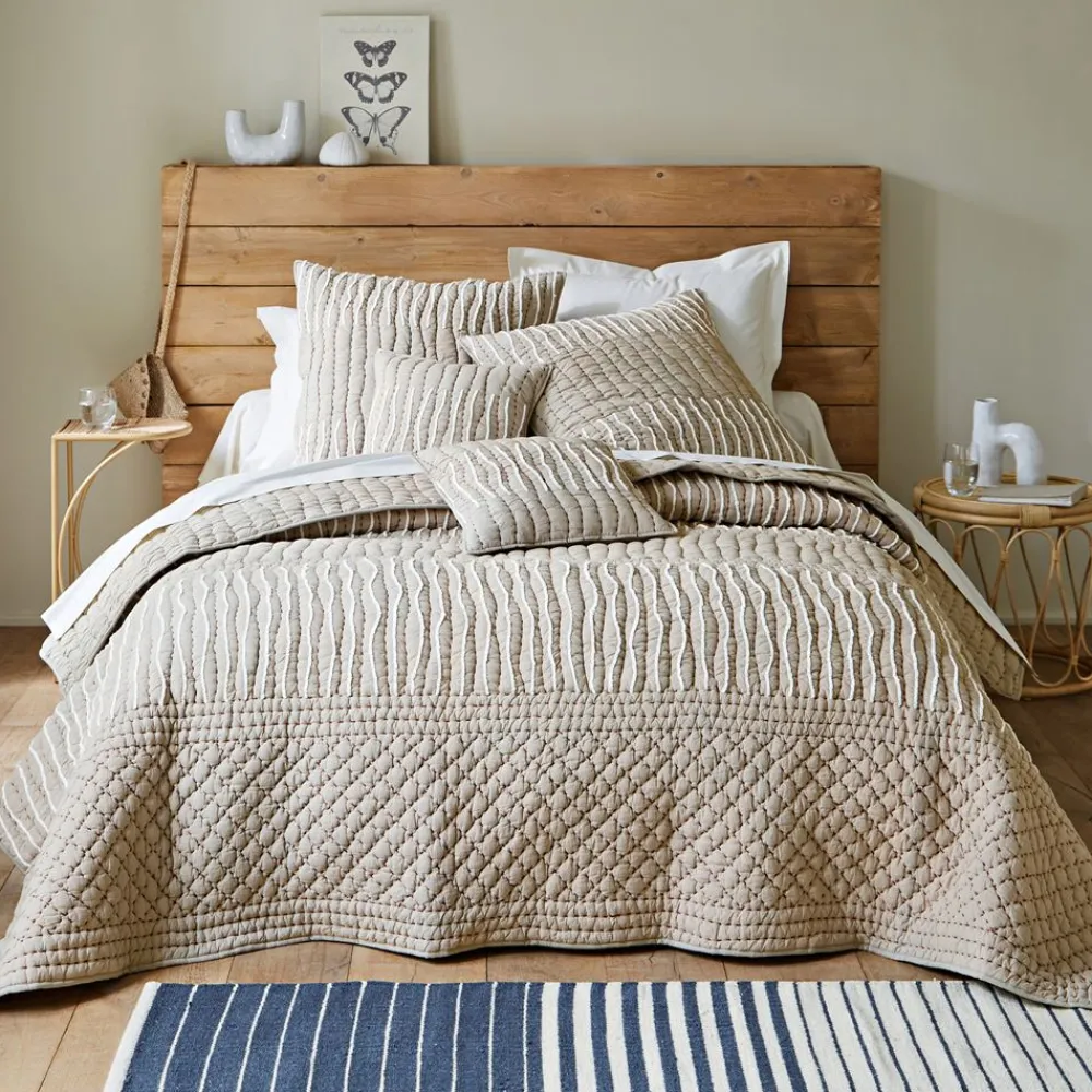 Becquet Boutis bicolore piquage fantaisie< Plaid|Plaid