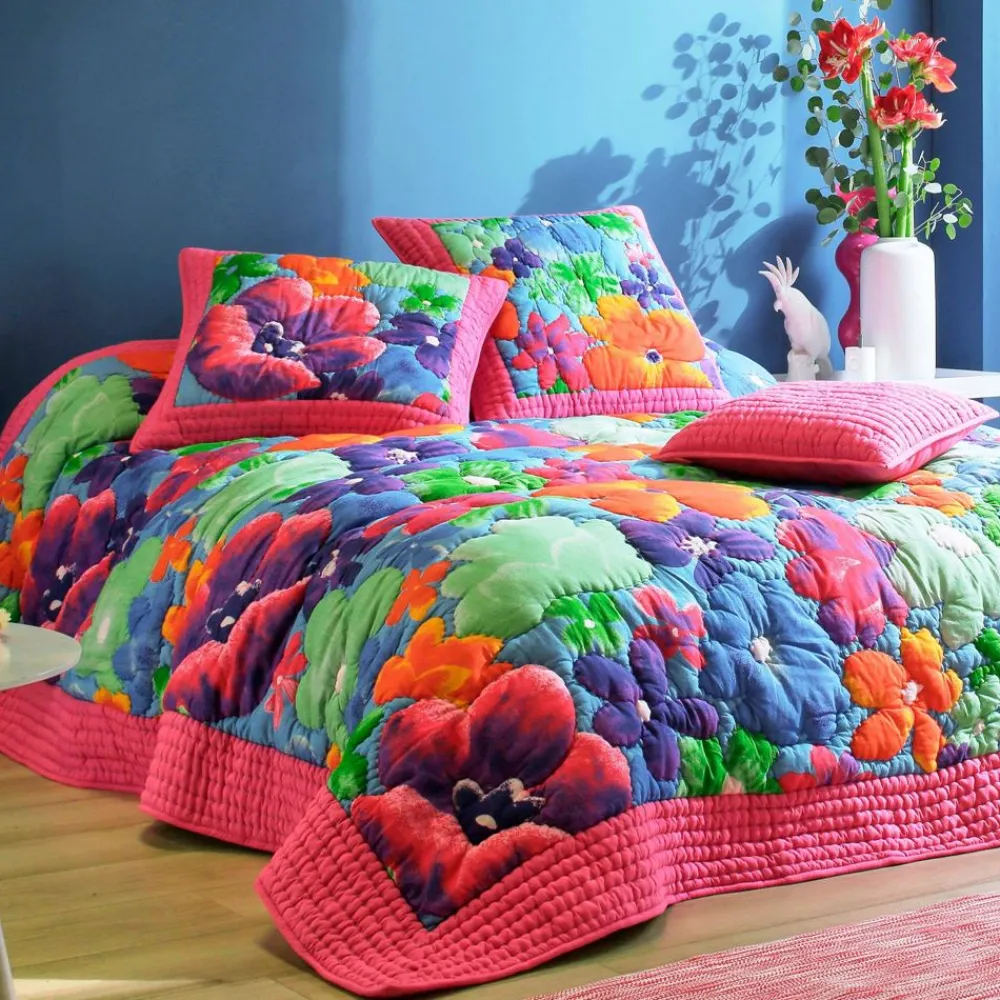 Becquet Boutis fleuri façon aquarelle - CRÉATION< Boutis, Jeté De Lit, Couvre Lit