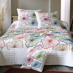 Becquet Boutis fleurs brodées multicolores - CRÉATION< Boutis, Jeté De Lit, Couvre Lit