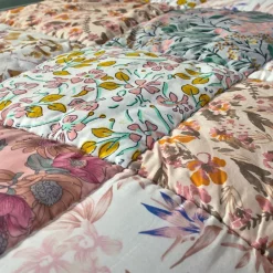 Becquet Boutis patchwork à motifs fleuris - CRÉATION< Boutis, Jeté De Lit, Couvre Lit