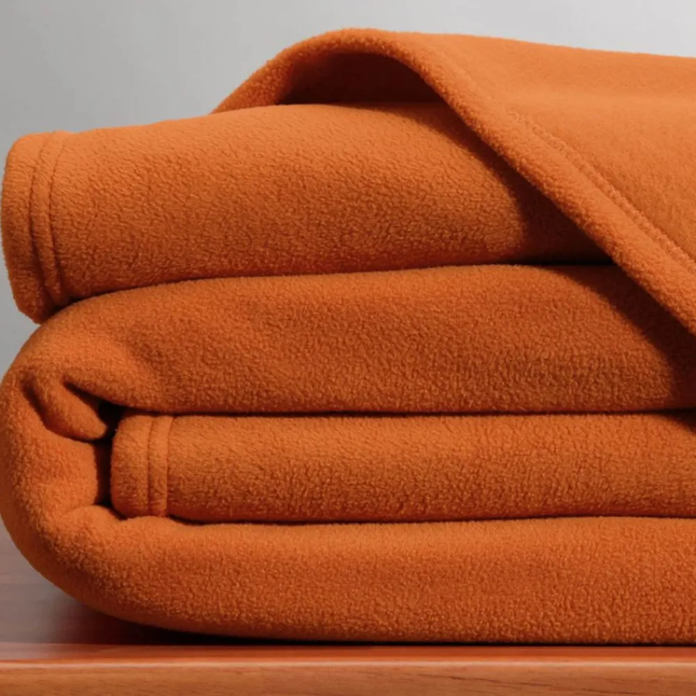 Becquet Couverture POLAIRE UNIE microfibre - tempérée< Couverture|Couverture