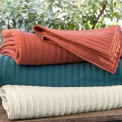 Becquet Jeté de lit + housse d'oreiller unis microfibre< Boutis, Jeté De Lit, Couvre Lit