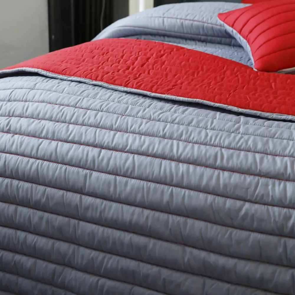 Becquet Jeté de lit double face bicolore - CRÉATION< Boutis, Jeté De Lit, Couvre Lit