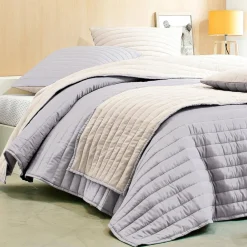 Becquet Jeté de lit double face bicolore - CRÉATION< Boutis, Jeté De Lit, Couvre Lit