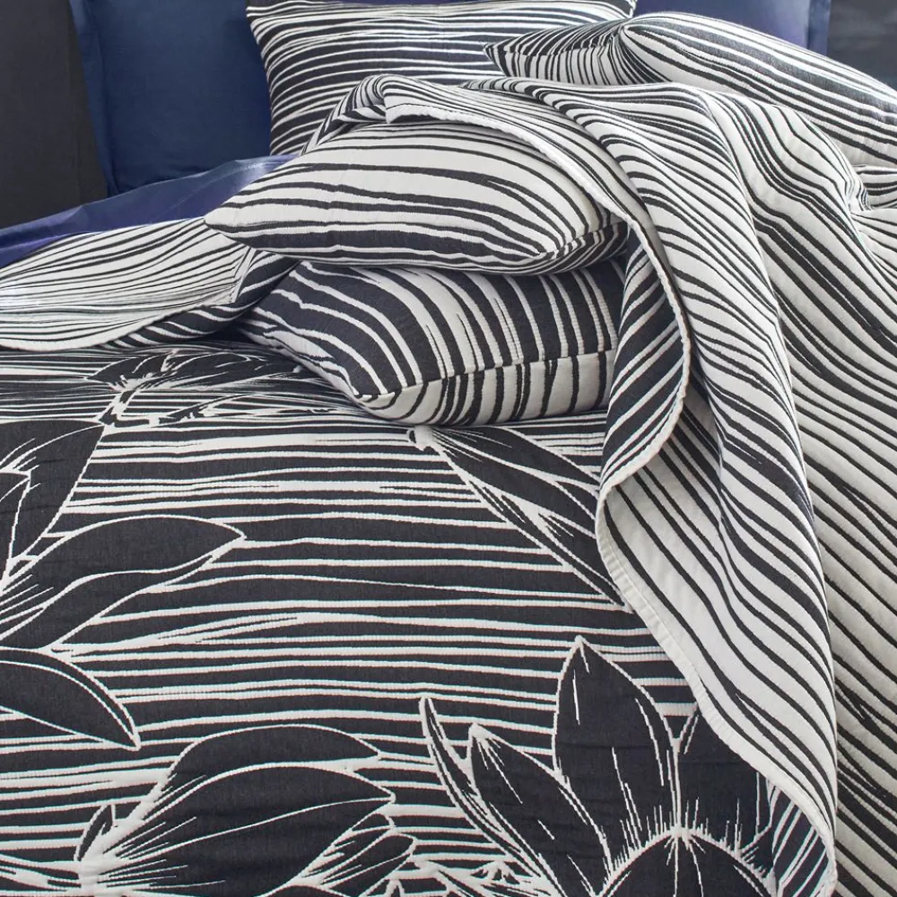 Becquet Jeté jacquard grandes fleurs< Les Matières|Boutis, Jeté De Lit, Couvre Lit