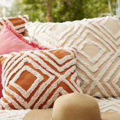 Becquet Jeté tufté - CRÉATION< Rideau Et Déco Textile|Jeté De Canapé, Jeté De Fauteuil