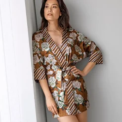 Becquet Kimono femme satin motif fleurs japonaises<Femme Pyjama Femme|Peignoir D’Intérieur, Veste D’Intérieur