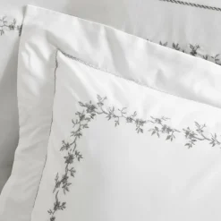 Becquet Linge de lit percale fleurs brodées et torsades - CRÉATION< Housse De Couette