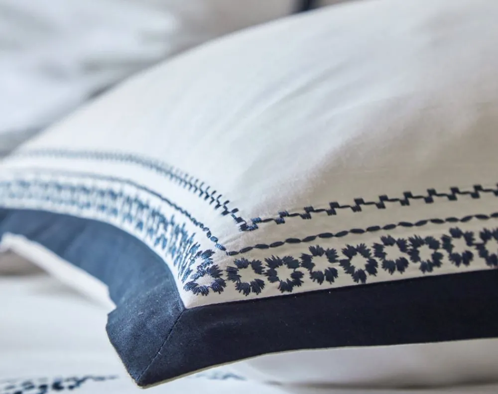 Becquet Linge de lit percale frises brodées - CRÉATION< Housse De Couette|Linge De Lit Fantaisie, Linge De Lit Brodé