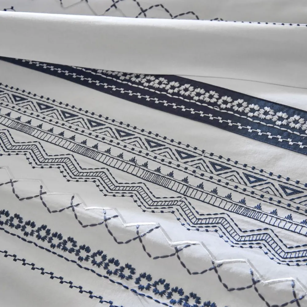 Becquet Linge de lit percale frises brodées - CRÉATION< Housse De Couette|Linge De Lit Fantaisie, Linge De Lit Brodé