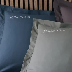 Becquet Linge de lit pur coton percale - Lauréat - Taie d'oreiller personnalisable< Les Matières|Housse De Couette