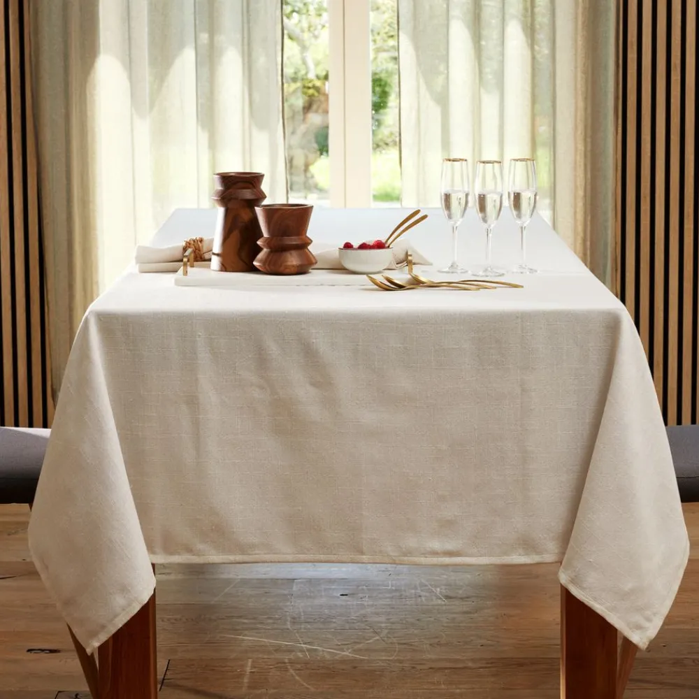 Becquet Nappe polyester fils dorés - CRÉATION< Nappe Unie