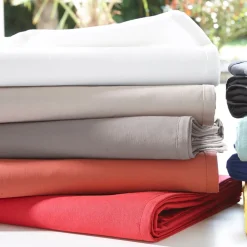 Becquet Nappe unie en polycoton< Nappe Unie|Les Matières