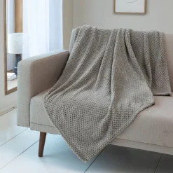Becquet Plaid effet relief personnalisable< Rideau Et Déco Textile|Plaid