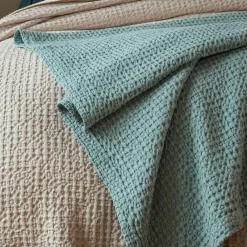 Becquet Plaid et jeté effet gaufré< Plaid|Plaid