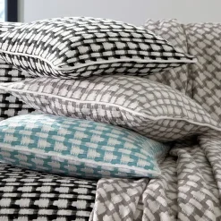 Becquet Plaid et jetés bicolores tissés jacquard< Jeté De Canapé, Jeté De Fauteuil|Les Matières