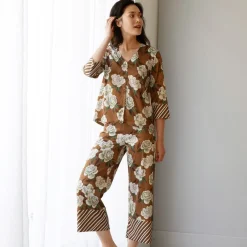 Becquet Pyjama femme satin fleurs japonaises - CRÉATION<Femme Pyjama Femme|Pyjama, Liquette, Nuisette